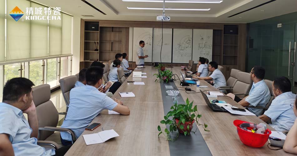 强化专业技术，提高服务水平  营销部发展业务技术培训